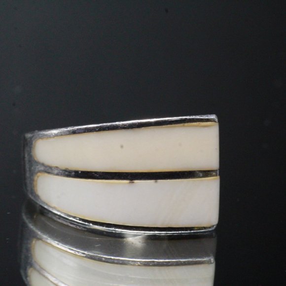 STERLING SILVER CONCH SHELL MODERNIST GEOMETRIC RING - Picture 3 of 7